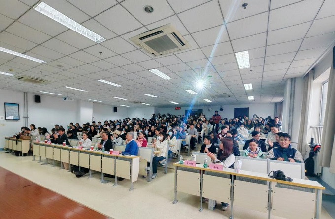 1713322546809033636.jpg 411.jpg